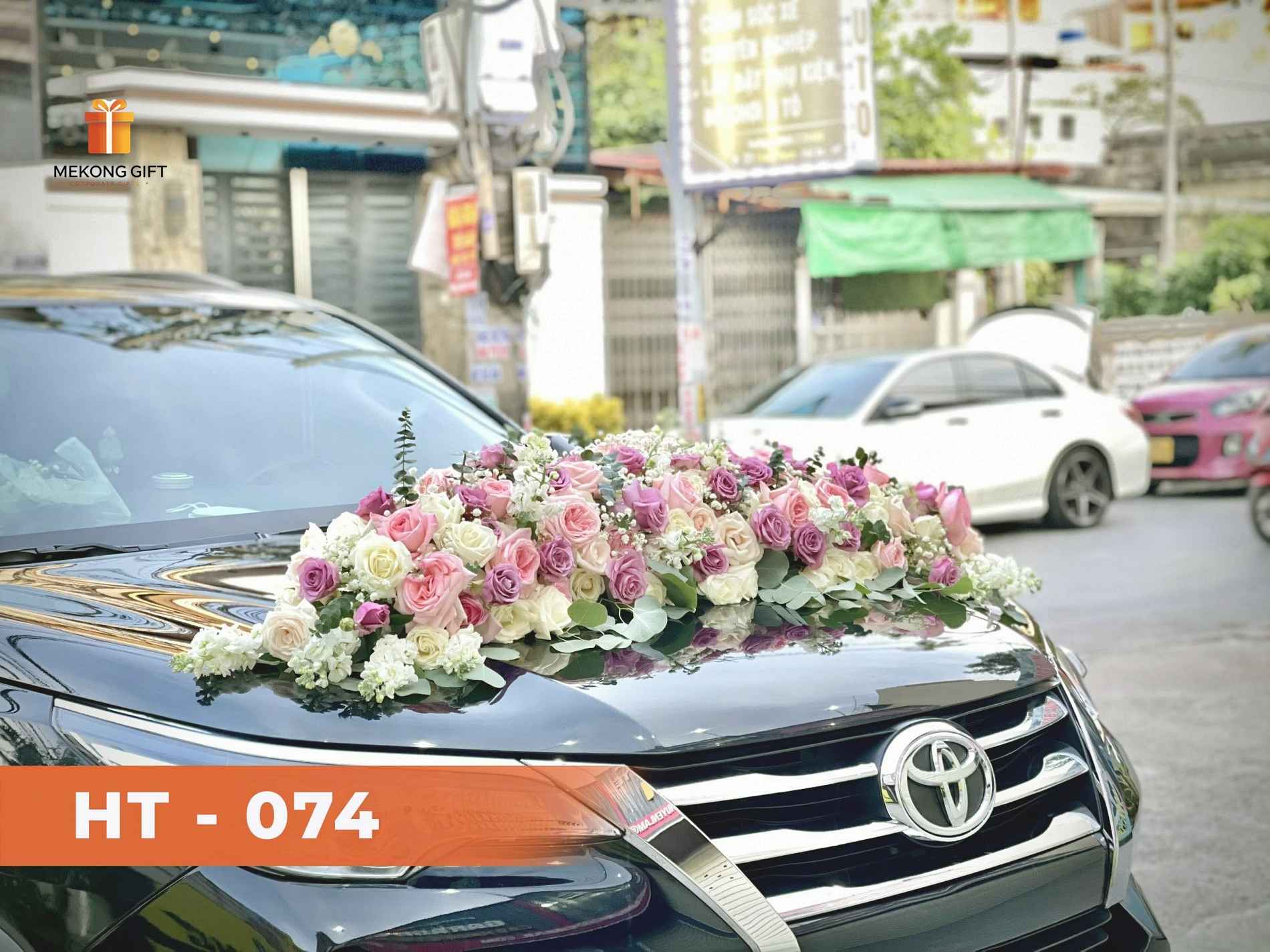 Dịch Vụ Trang Trí Xe Hoa Bằng Hoa Tươi Tận Nơi Tại TP.HCM